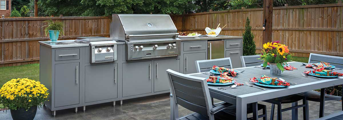 Outdoor Kitchen with Patio Dining Set